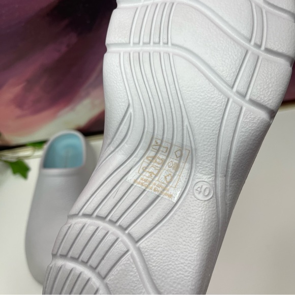 Jeffrey Campbell Birdie Danish Rubber Clogs in White Size US 9 / EU 40 - Picture 10 of 11